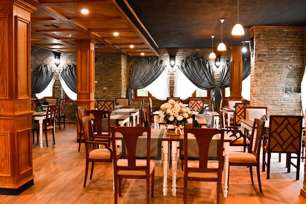 Hotel Restaurant Emblema Petrele Екстериор снимка