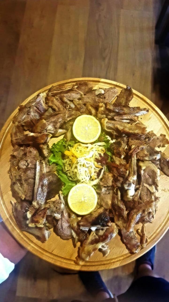 Hotel Restaurant Emblema Petrele Екстериор снимка